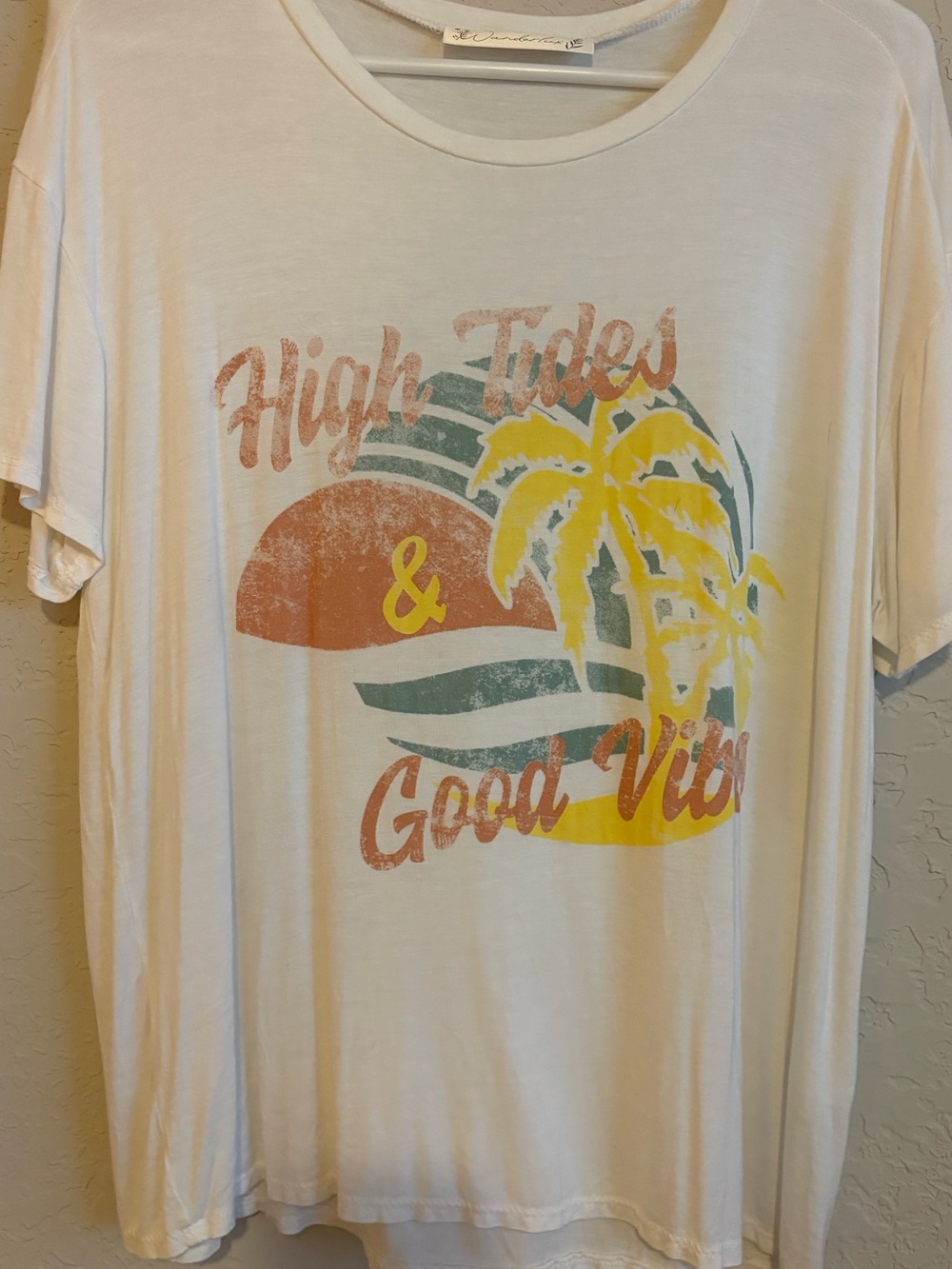 Women’s off white  'High Tides & Good Vibes' Graphic Tee